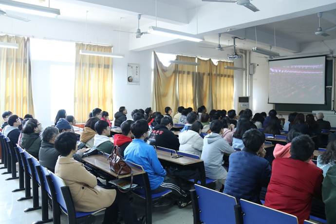 说明: \\172.28.245.37\图片资料\2018年图片资料\2018.12.18机电学院观看改革开放四十周年视频\选出\程思齐 (6).JPG